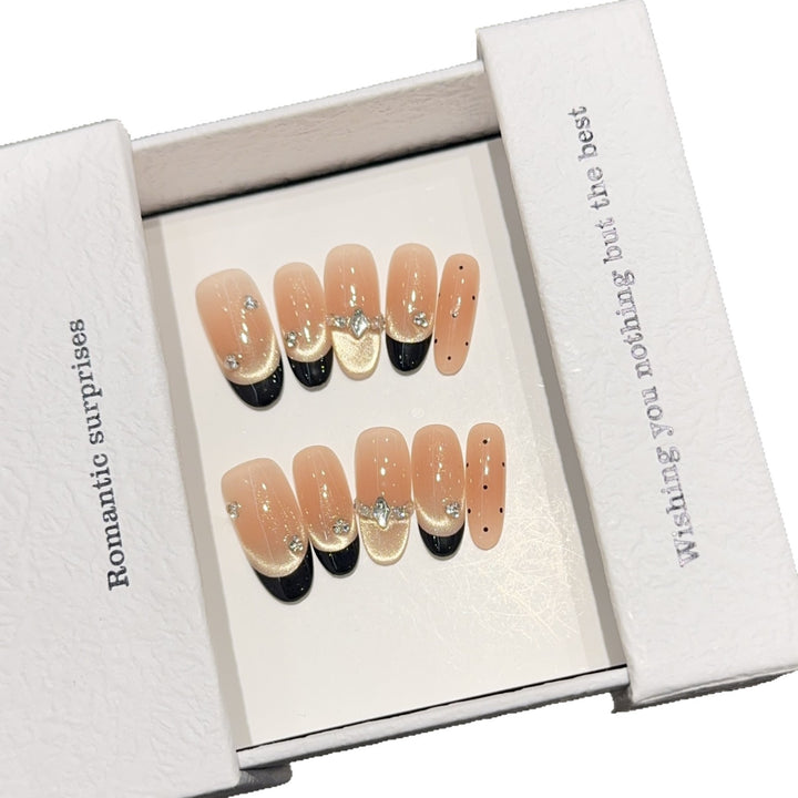 Artificial nails with Romantic Design Stornfield
