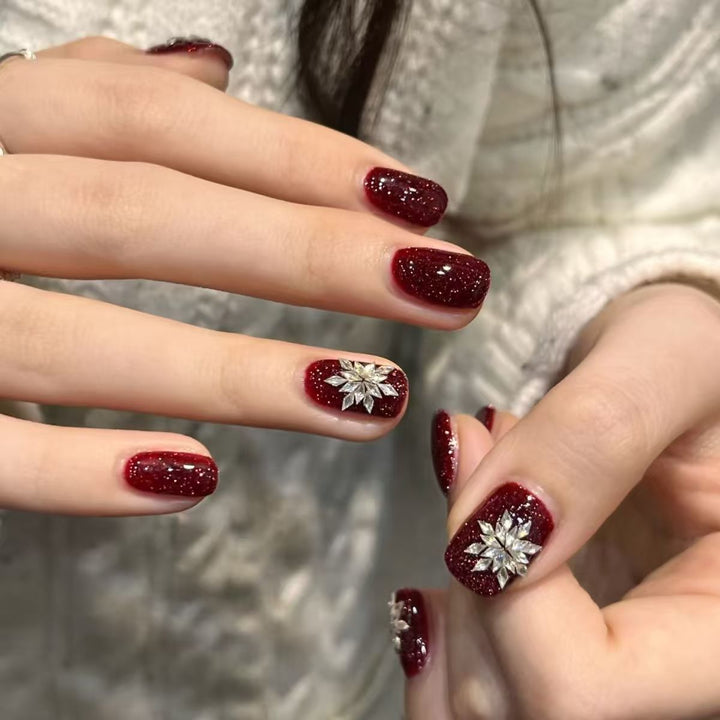 Glittery Decorative Press-On Nail Extensions