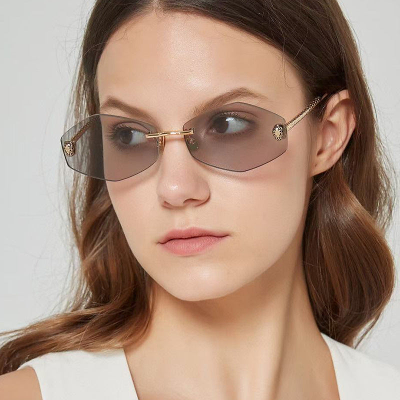 Women's geometric sunglasses in modern design with elegant metal frame Stornfield