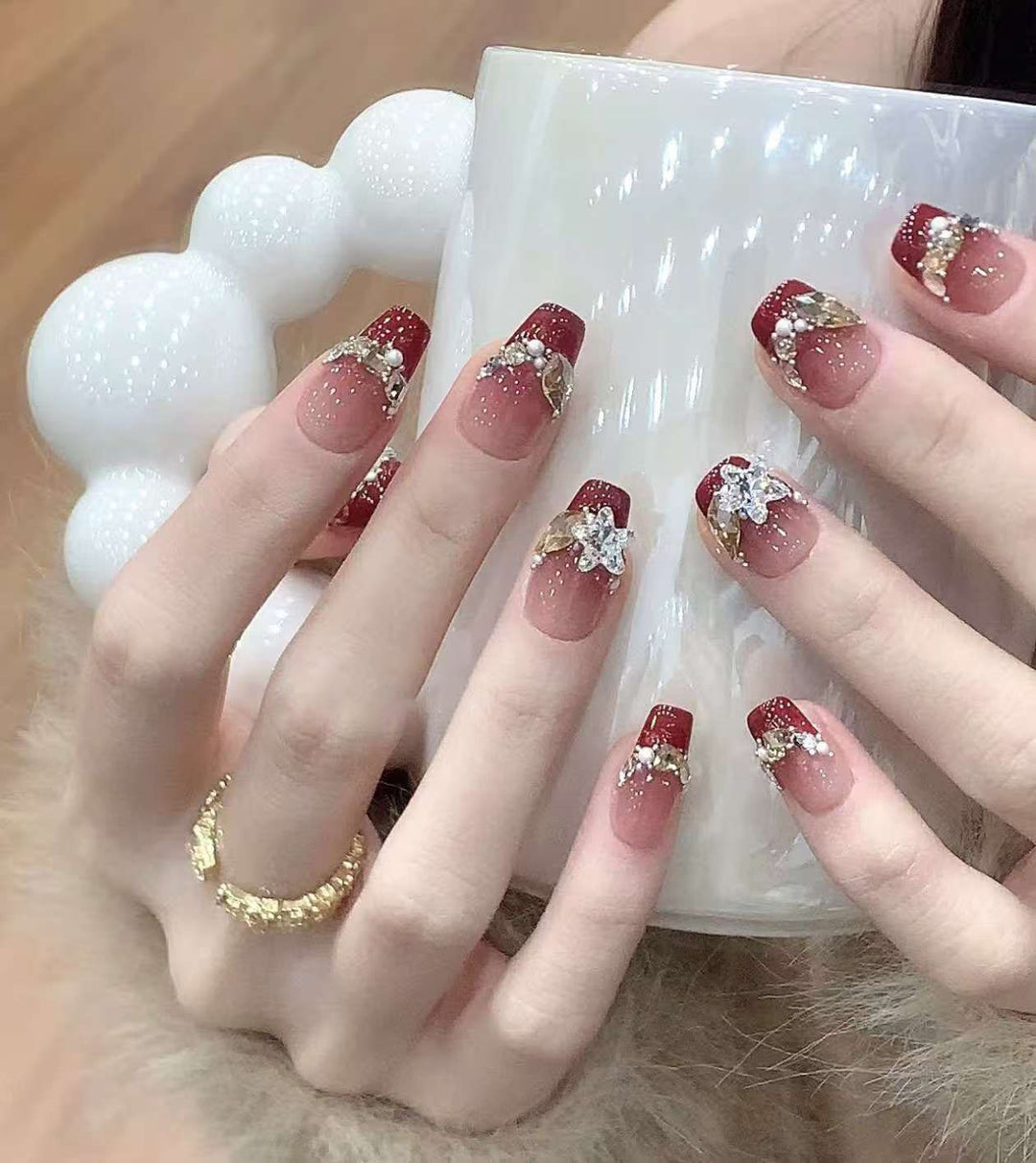 Artistic Almond-Shaped Press-On Nails with Floral Design Stornfield