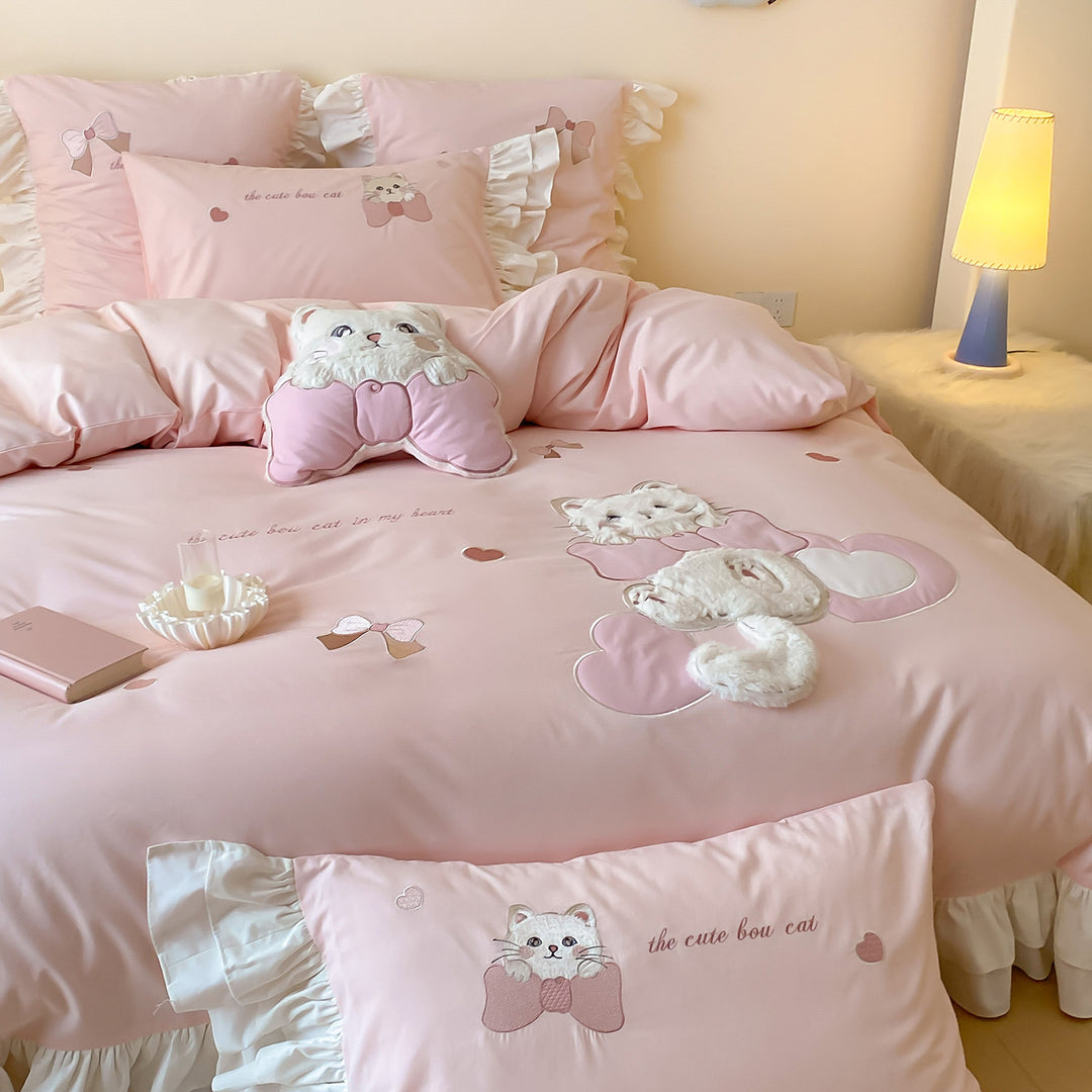 Ruffled Cotton Sateen Duvet Cover Set with Plush Cat Appliqué