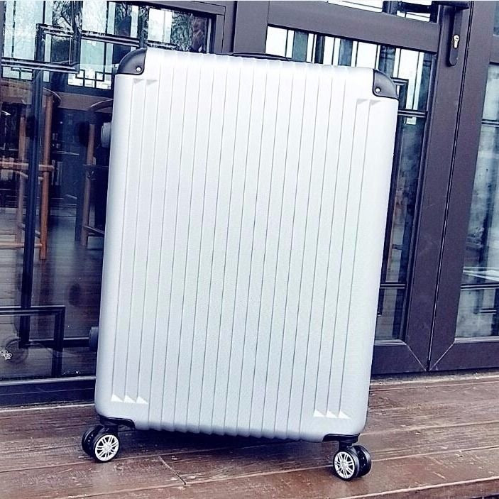 Hard-shell suitcase with quiet 360-degree wheels Stornfield