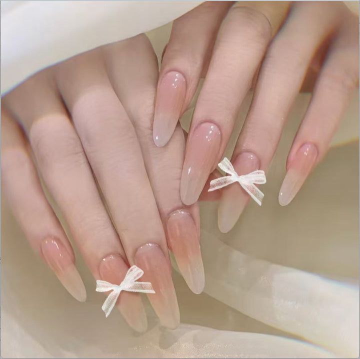 Artful nail designs with cat motif Stornfield