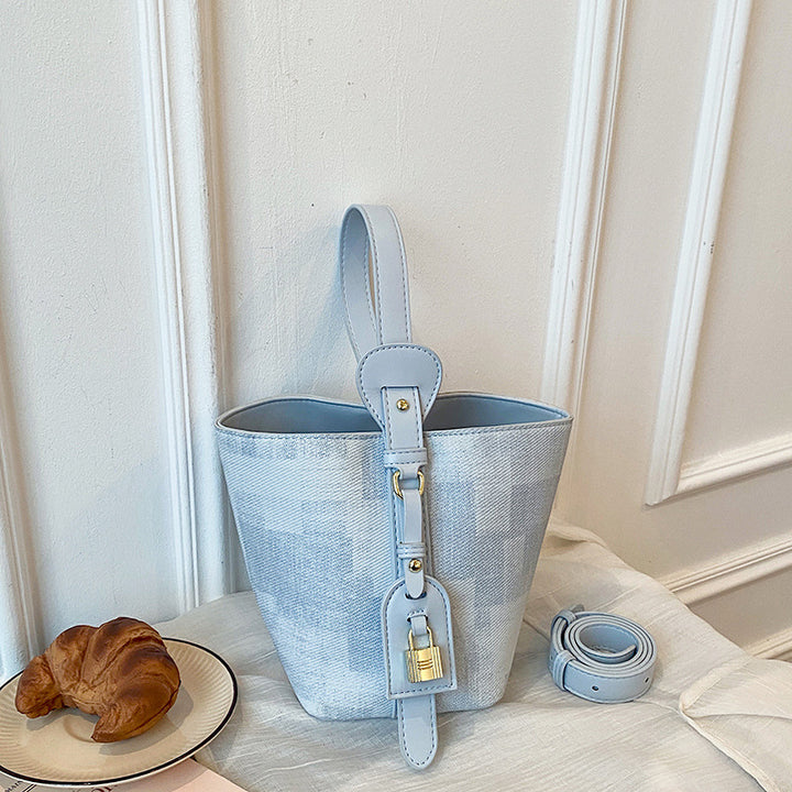 Elegant Structured Bucket Bag