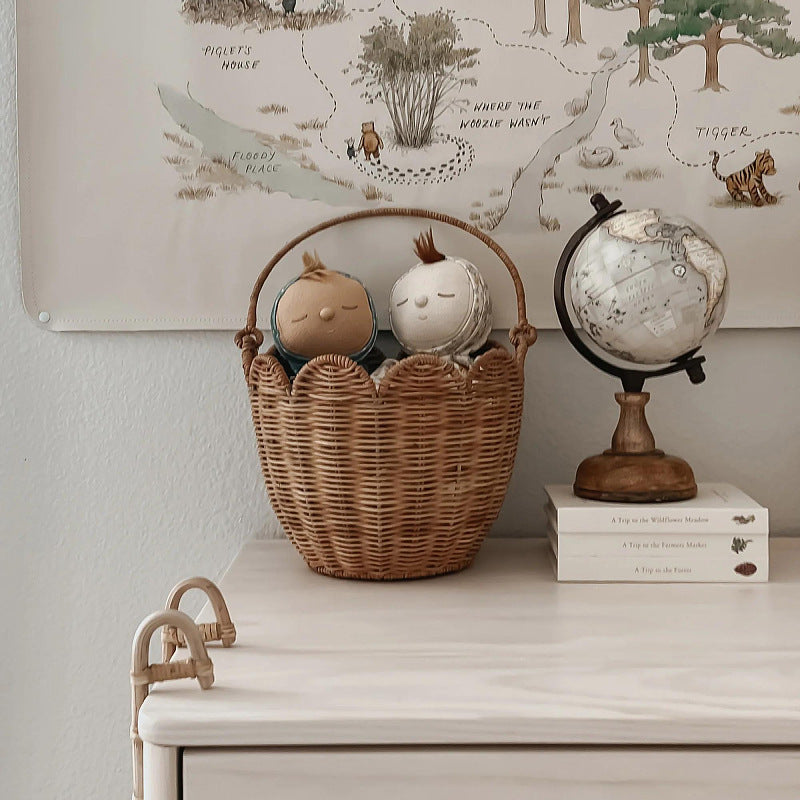 Handwoven basket with handle Stornfield