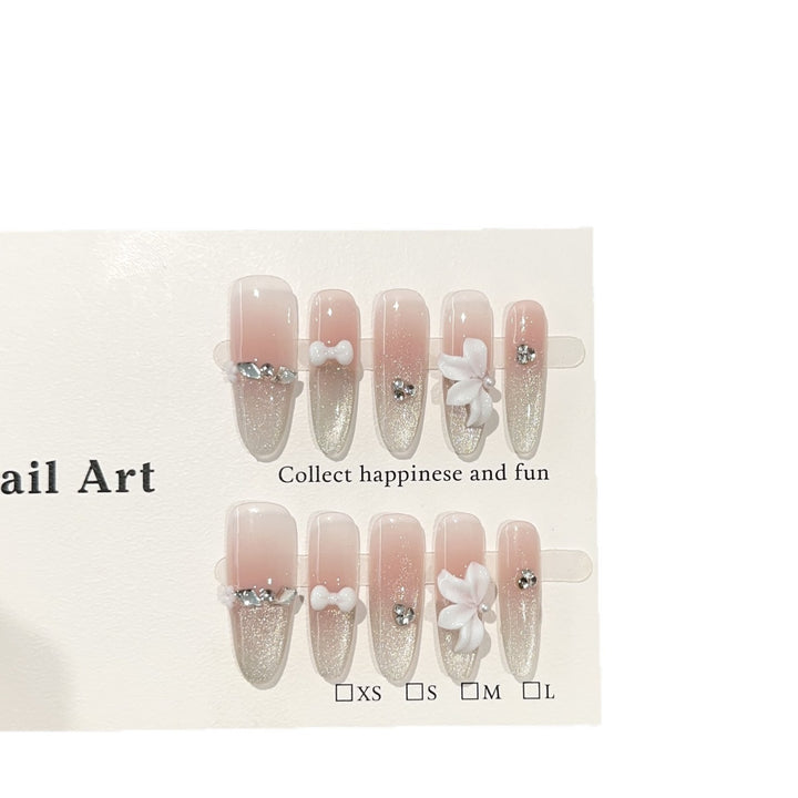 Glamorous Press-On Nail Art