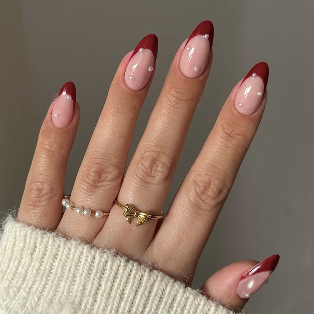 Artificial nail set with glamorous accents and elegant tips Stornfield
