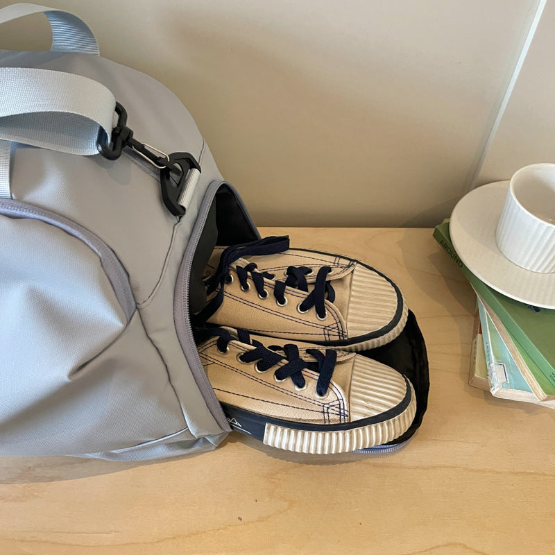 Versatile sports bag with practical interior pocket and detachable shoulder strap Stornfield