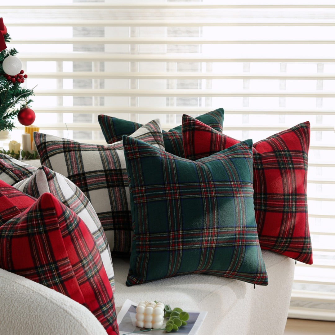 Cozy pillow in check pattern
