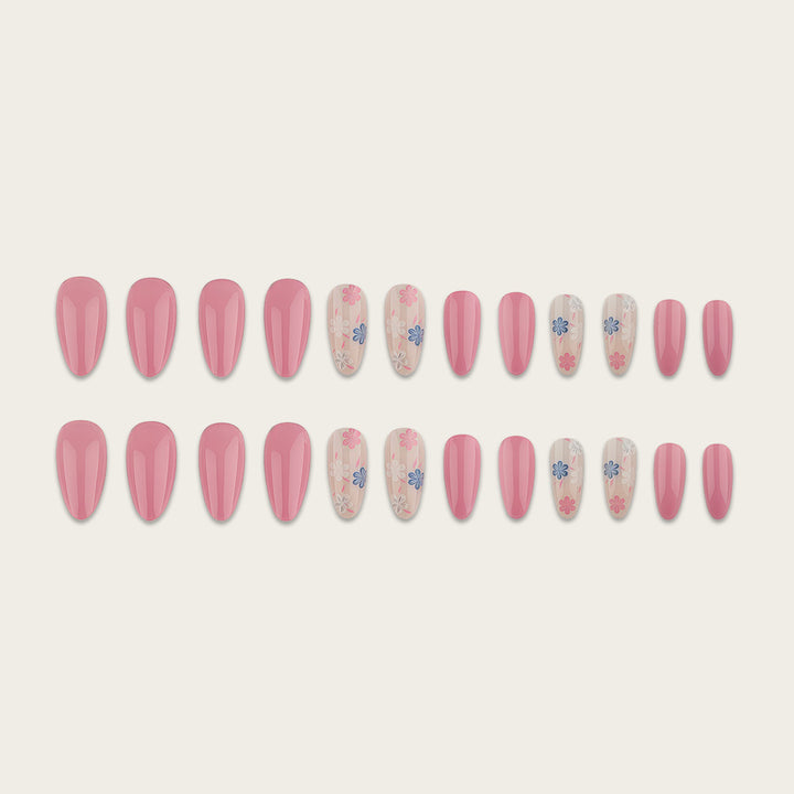 Artificial Nails in Elegant Flower Design Stornfield