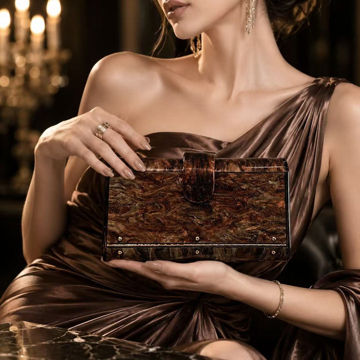 Elegant Shell-Shaped Handbag