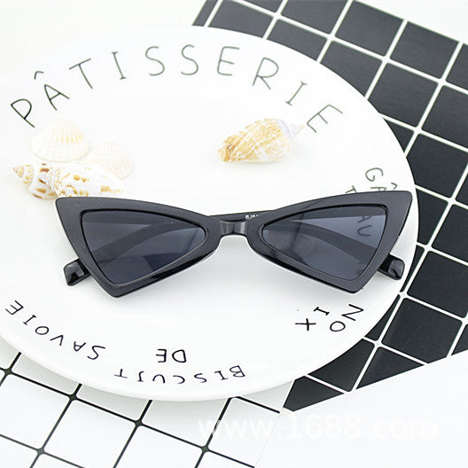 Women's fashionable Cat-Eye sunglasses with elegant design Stornfield
