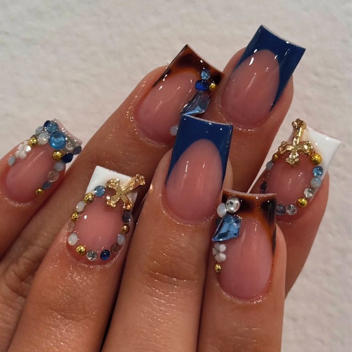 Artful fingernails with elegant embellishments Stornfield