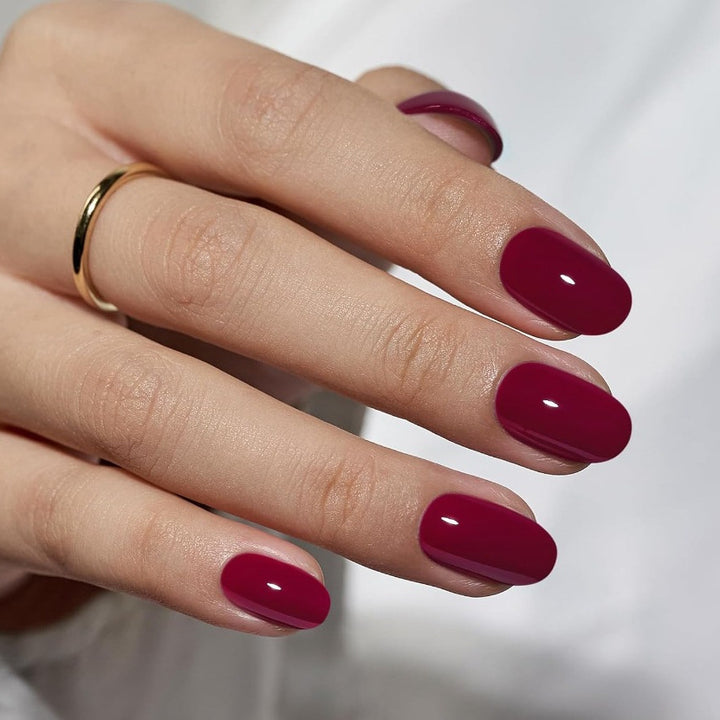 Glossy Oval-Shaped Nail Enhancements Stornfield