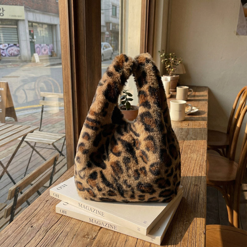 WoPlush Faux Fur Hobo Bag Stornfield