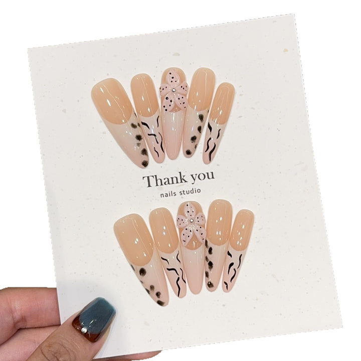 Elegant artificial nails with flower and animal design Stornfield