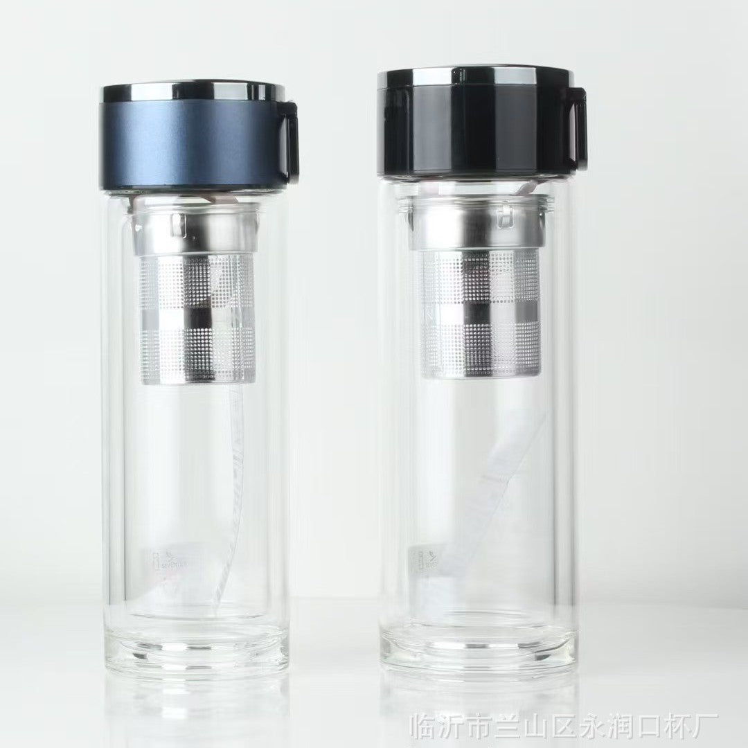 Women's tea bottle with integrated strainer from Stornfield