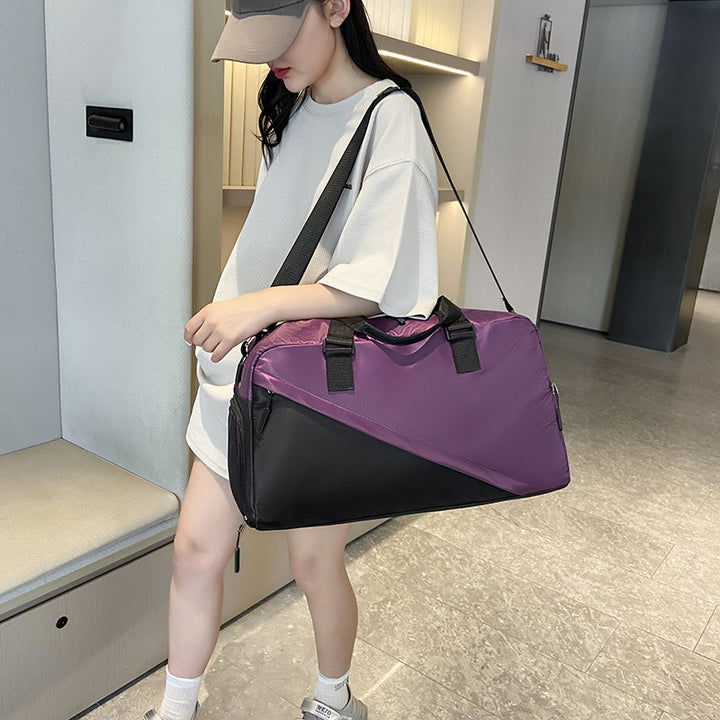Sporty travel bag with adjustable shoulder strap and practical organizer compartments Stornfield