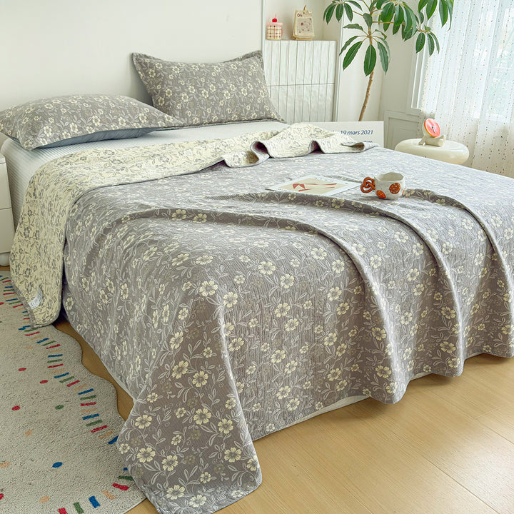 Reversible Quilted Floral Bedspread Set