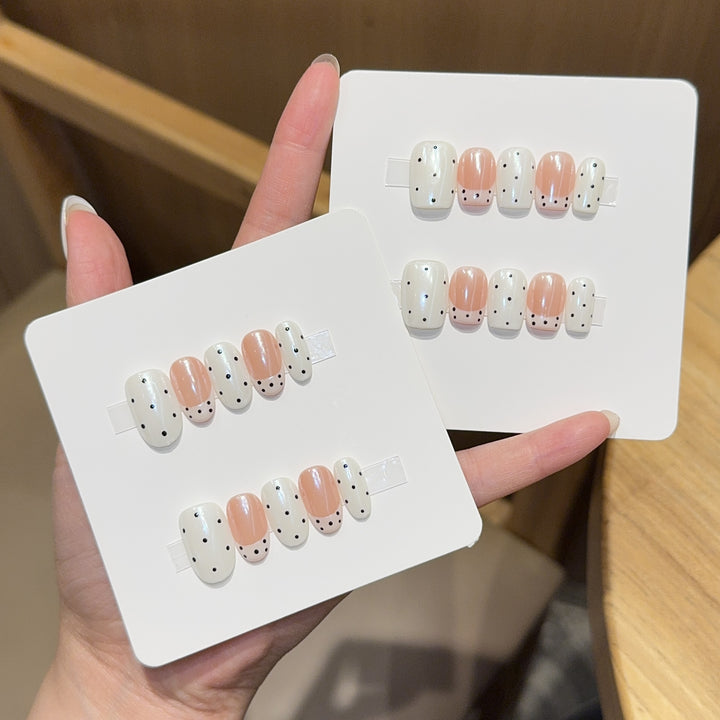 Artificial Nail Tips in Elegant Design Stornfield