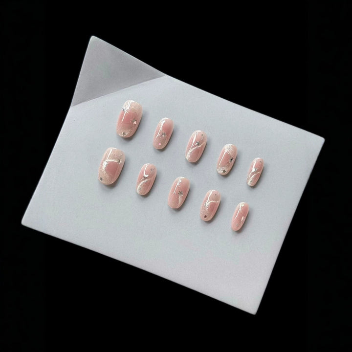 Decoratively Designed Press-On Nail Set