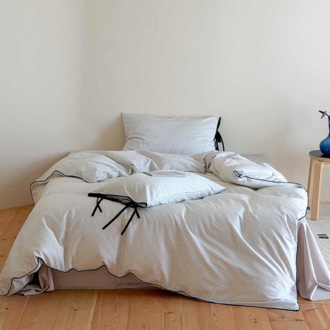 Romantic cotton bedding set with fine stripe and floral border print