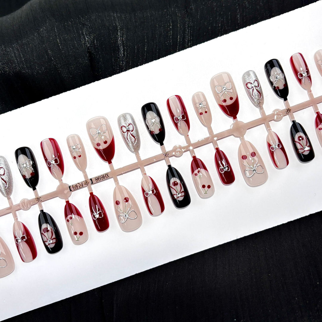 Elegant Polka Dot and Lace Press-On Nail Set