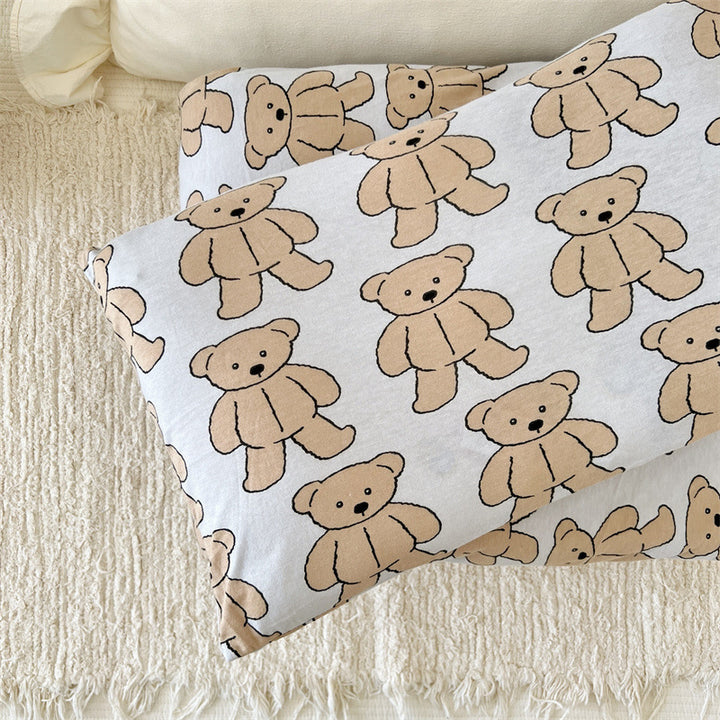 Unisex cotton pillowcase with cheerful bear design Stornfield