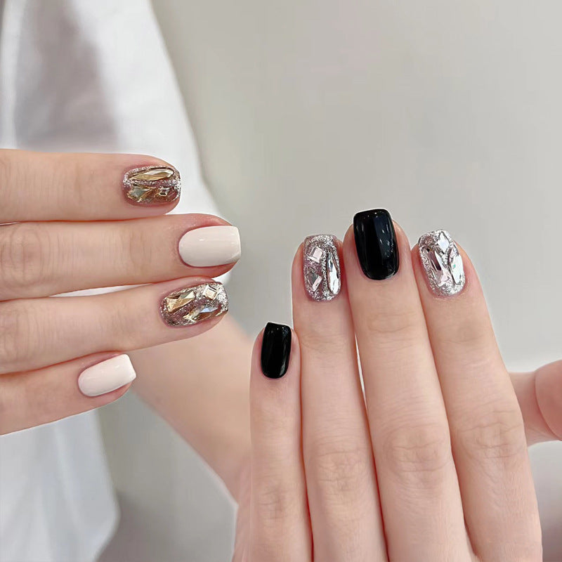 Artistic Press-On Nail Set with Metallic Accents Stornfield