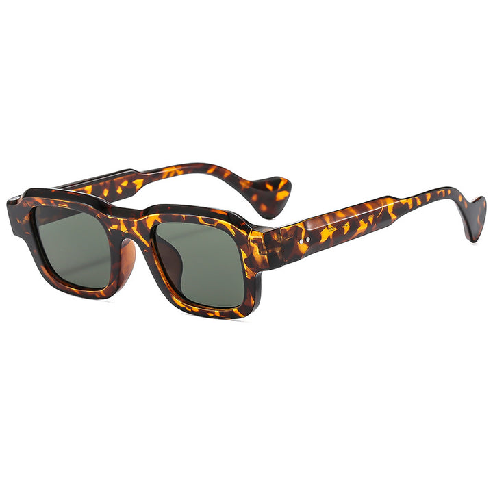 Women Retro-inspired sunglasses in striking design Stornfield