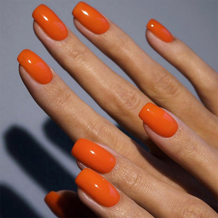 Acrylic nail set with striking, glossy surface Stornfield
