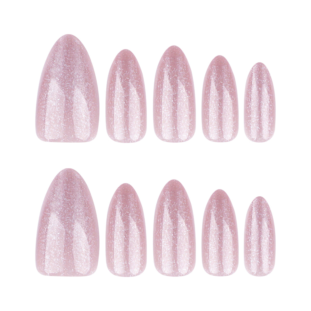Elegant and glamorous nail art Stornfield