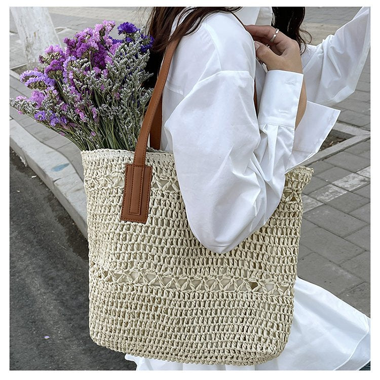 Natural beach bag with sturdy leather handles Stornfield