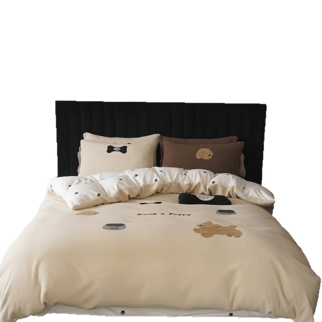 Bedding set with embroidered puppy motifs and soft fleece