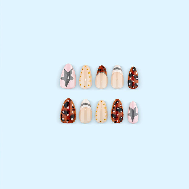 Artificial nails with trendy graphic designs Stornfield