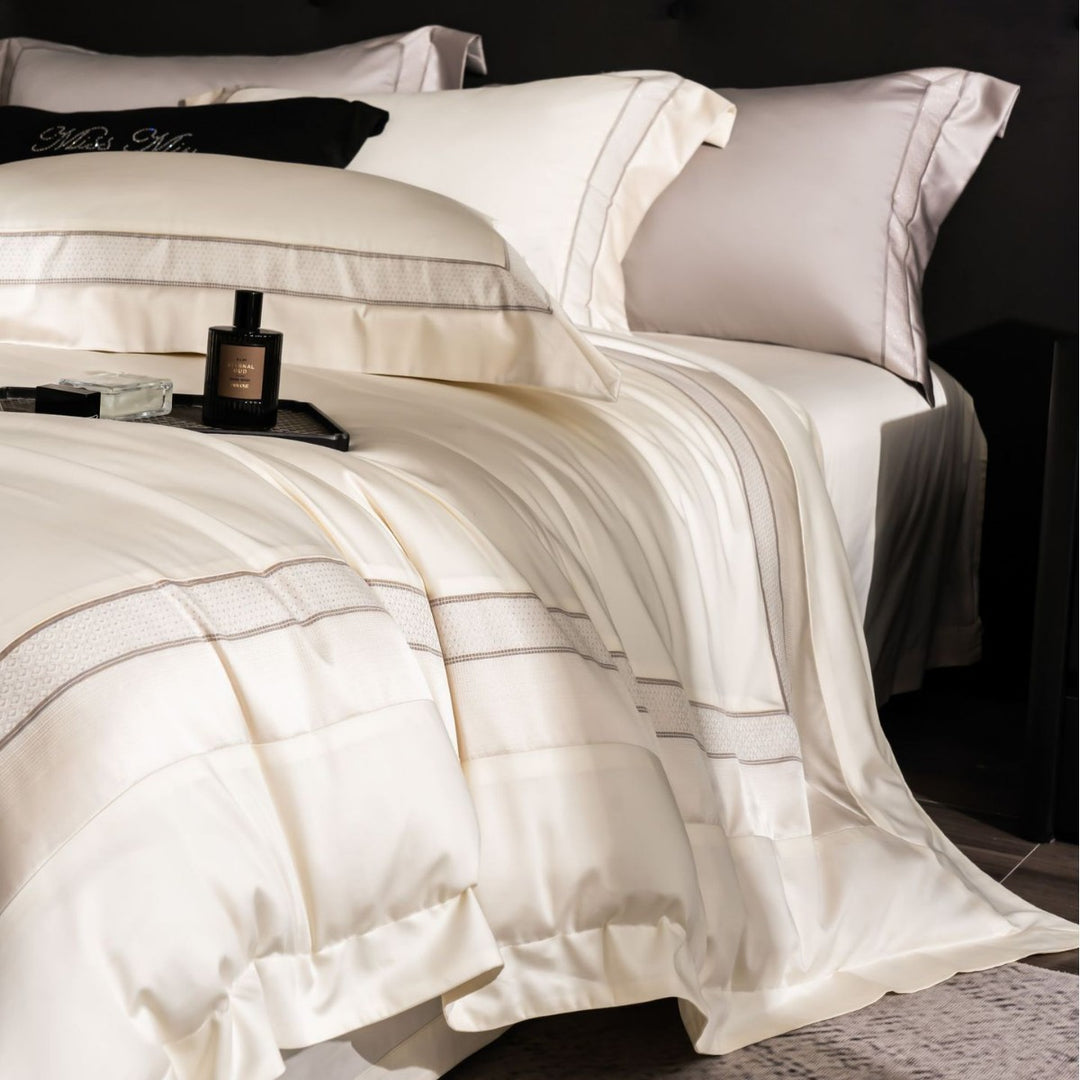 Luxurious cotton bedding set with quilted blanket and fine pillowcases