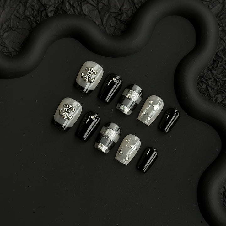 Chic Decorative Press-On Nail Set