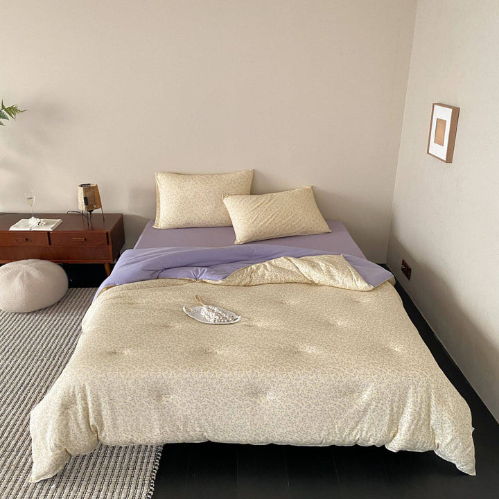 Bedding set with playful dog print made of soft cotton blend
