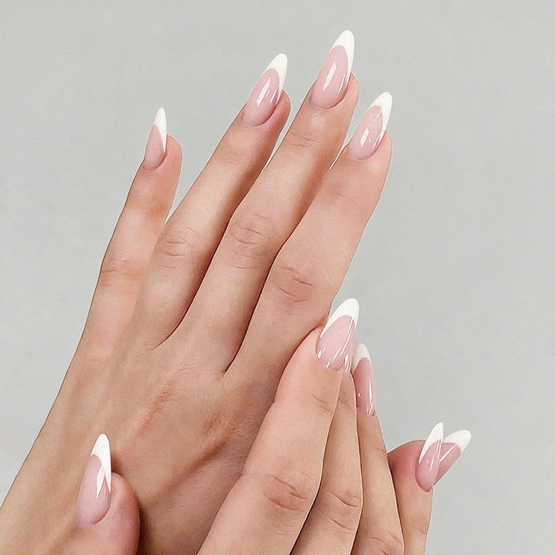 Artificial nail set with luxurious high gloss and elegant shape Stornfield