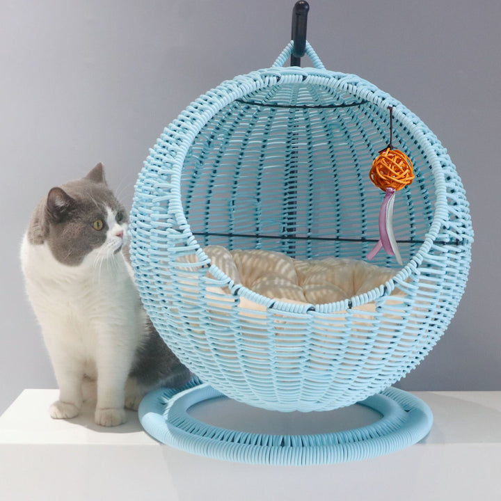 Hanging chair made of natural material Stornfield