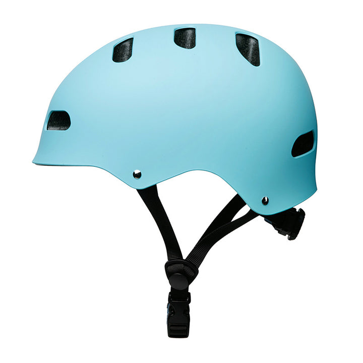 Skate helmet with advanced ventilation technology Stornfield