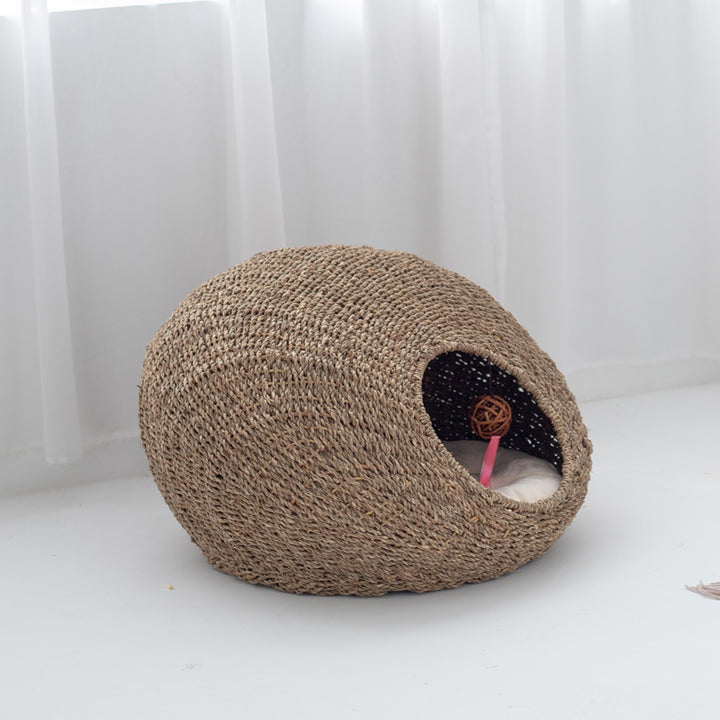 Handmade cat cave made from natural rattan Stornfield