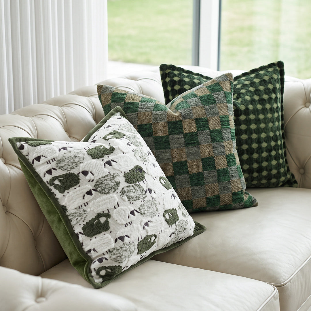Wendesdekokissen with modern check pattern