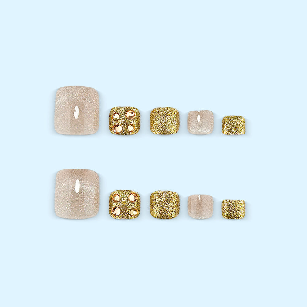 Artificial nails in elegant shine design Stornfield