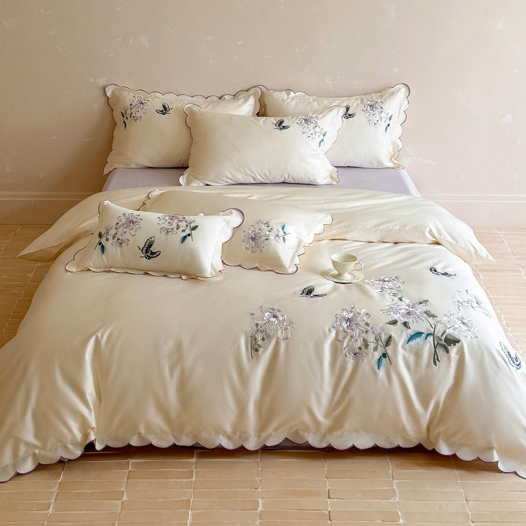 Embroidered Floral Scalloped-Edge Duvet Cover Set with Pillow Shams