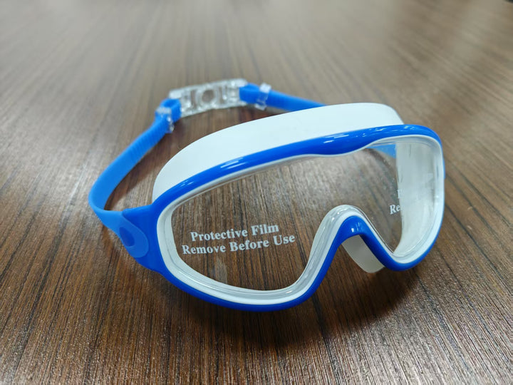 Swimming mask with adjustable comfort and clear field of vision Stornfield