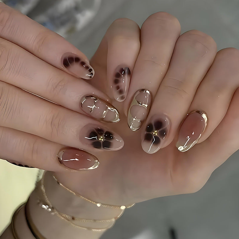 Artificial nail set with exquisite floral motifs Stornfield