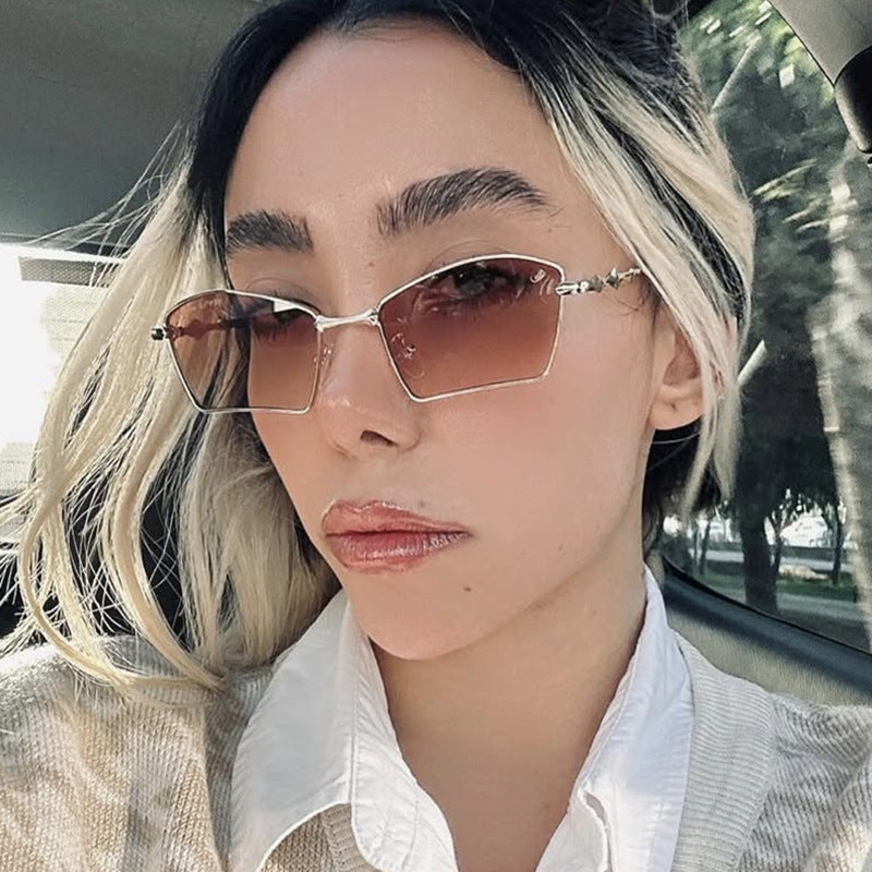 Ladies trendy sunglasses with geometric frame and gradient lenses Stornfield