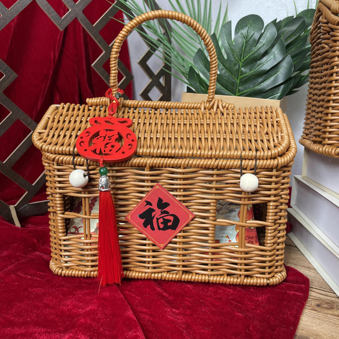 Women's stylish braided basket with rounded roof Stornfield
