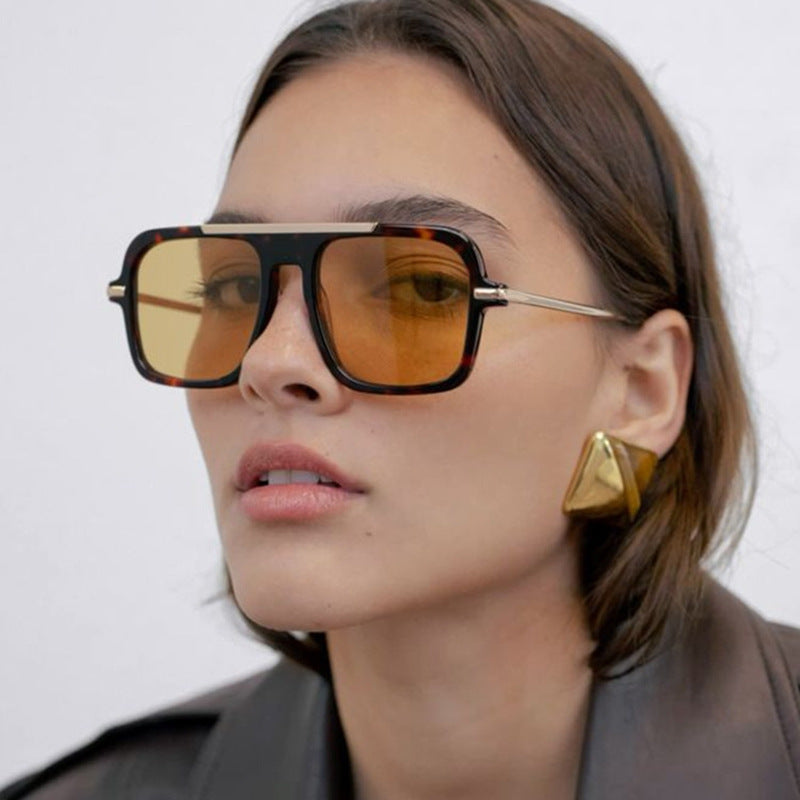 Women's square sunglasses with luxurious metal frame and sturdy lenses Stornfield